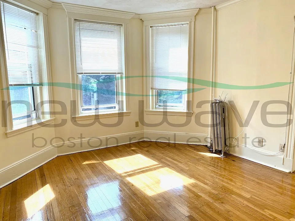 55 Queensberry St #7