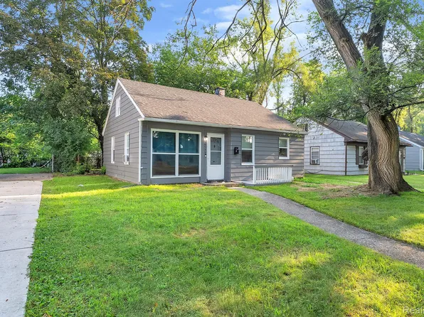 10750 Albany St, Oak Park, MI 48237