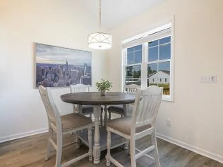 305 Broadleaf Dr — Photo 10
