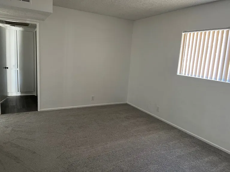 La Fayette Apartments — Photo 6