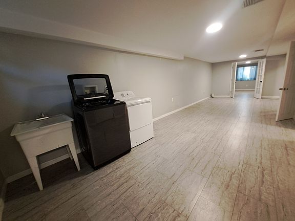 5th image of 251 Patchen Ave #1B