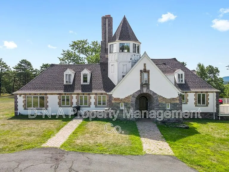 133 Montanesca Rd — Photo 3