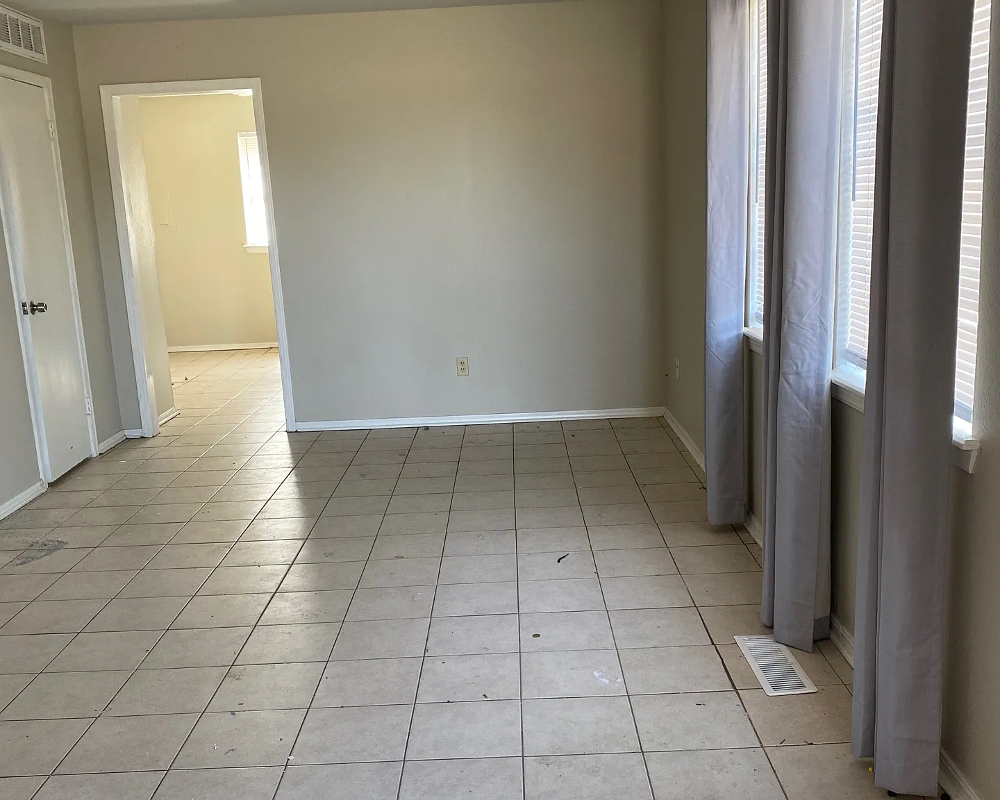 1018 E Main St - 1 — Photo 4