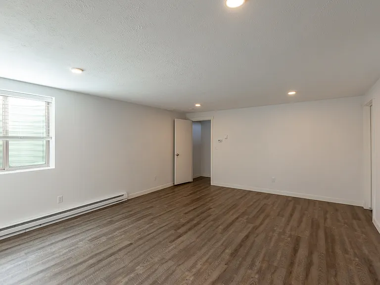 3507 E 57th Ave — Photo 7