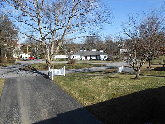4th image of 57 S Old Oak Dr