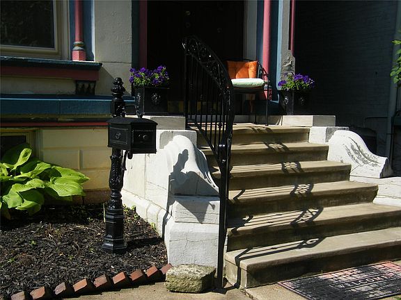 4th image of 2330 Park Ave