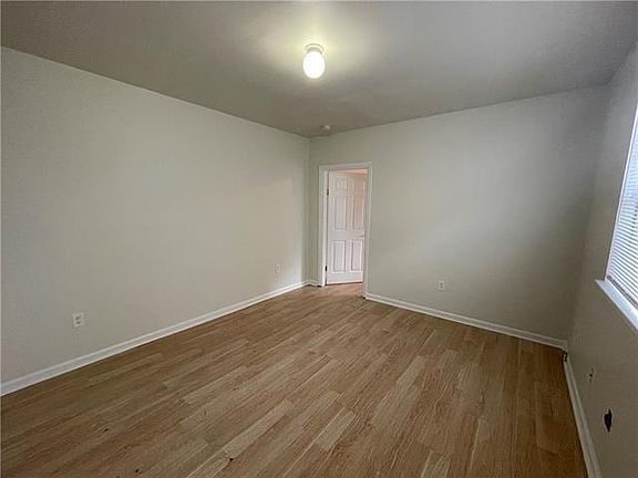3rd image of 3222 Cambronne St