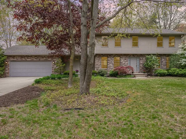 2710 Longfellow Ln, Midland, MI 48640