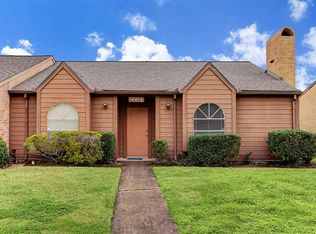 8664 Maplecrest Dr, Houston, TX 77099