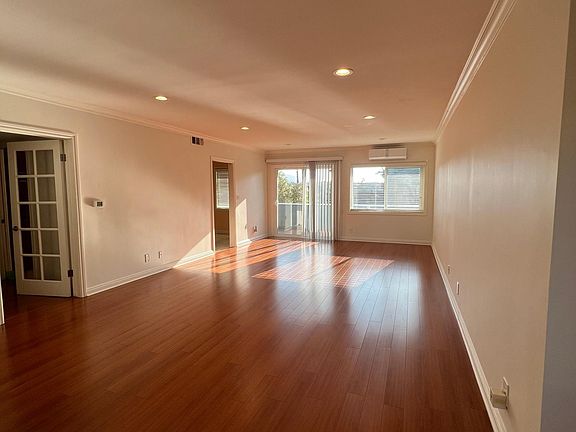 3rd image of 1126 N Central Ave Unit 212