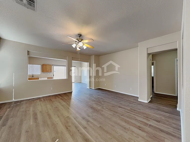 3506 N 130th Ave — Photo 8