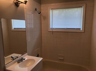 10713 Blue Ridge Blvd, Kansas City, MO 64134