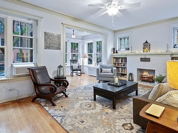 2nd image of 1404 W Elmdale Ave #1
