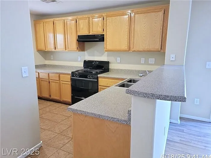 3 bed, 2.5 bath, 1337 sqft, $1,775 — Photo 4