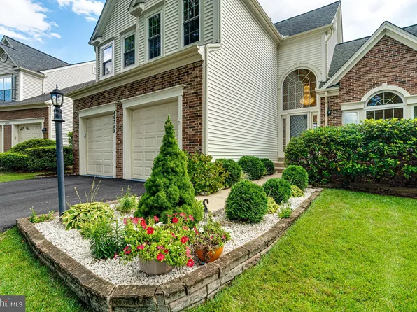 46759 Willowood Pl, Sterling, VA 20165