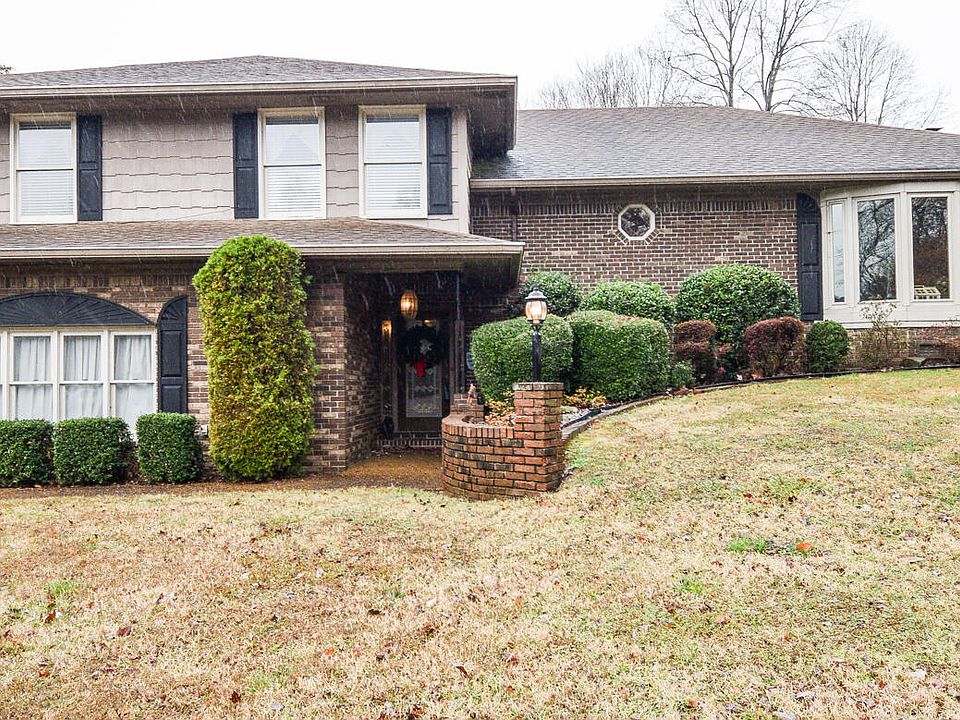 1st image of 3536 Windsor Cir NE