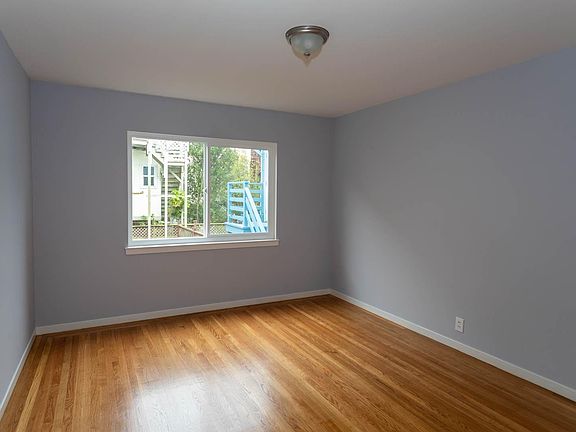 4th image of 1009 Irving St #2