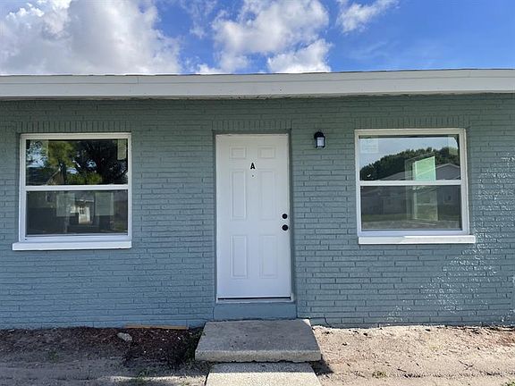 2nd image of 5202 Laurel Pl #1-3