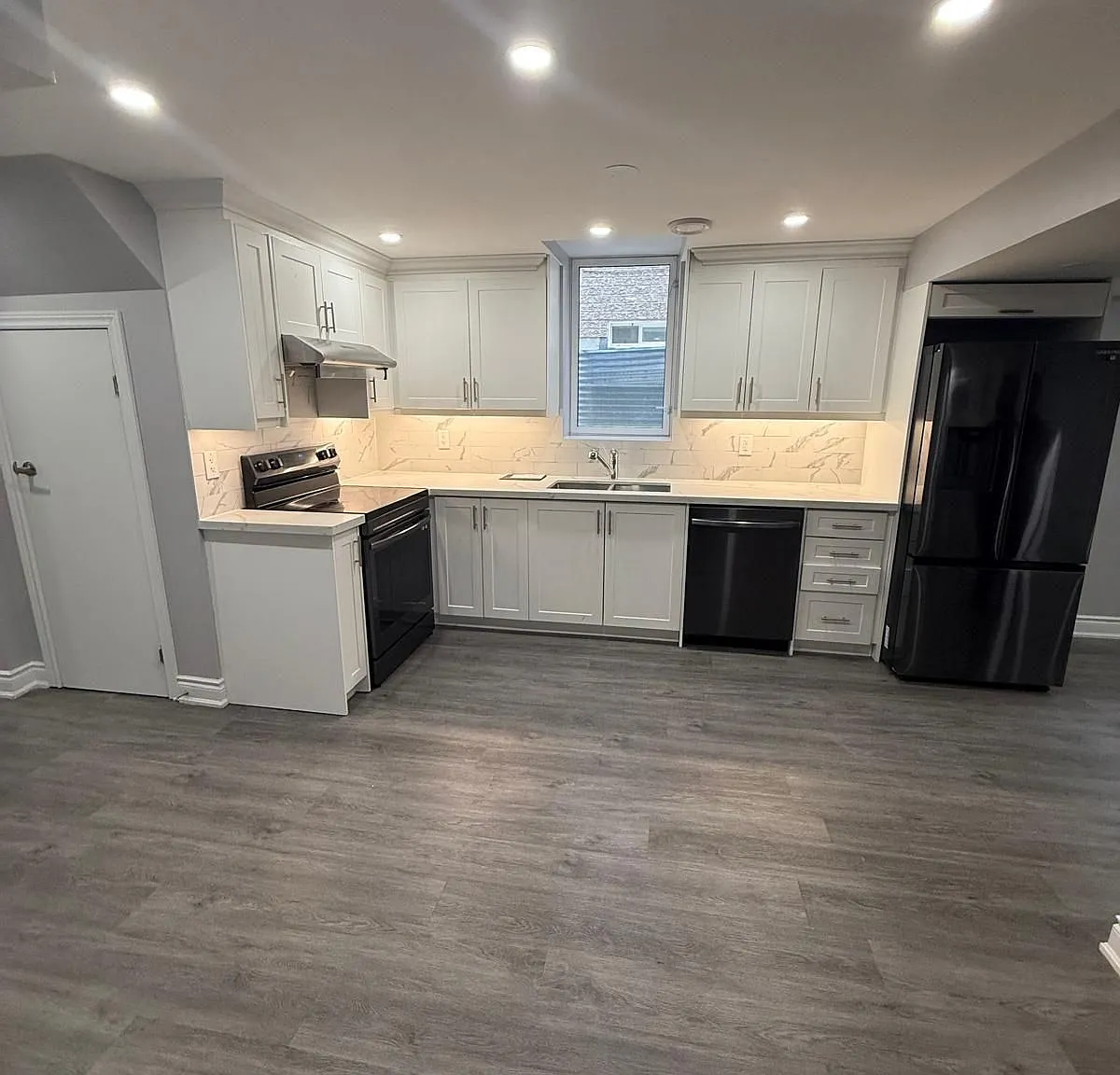 2 bed, $1,990 — Photo 2