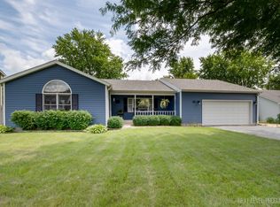 19 Primrose Ln, Sycamore, IL 60178