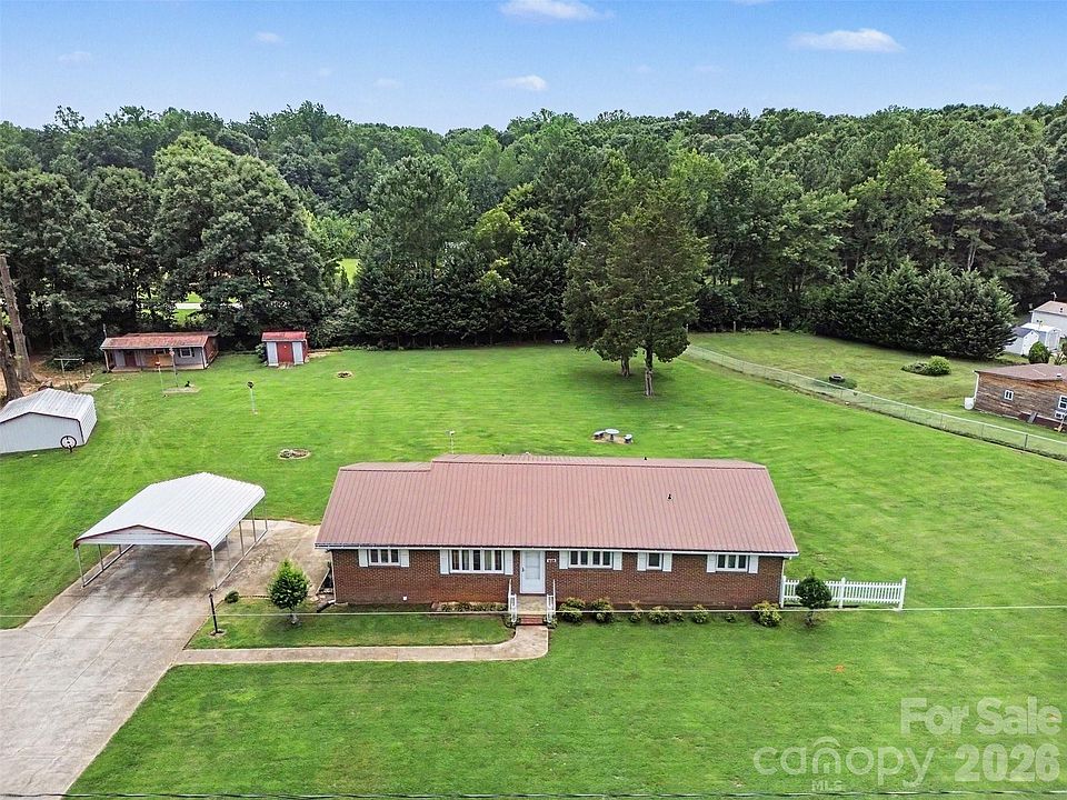 1st image of 225 Oliphant Rd