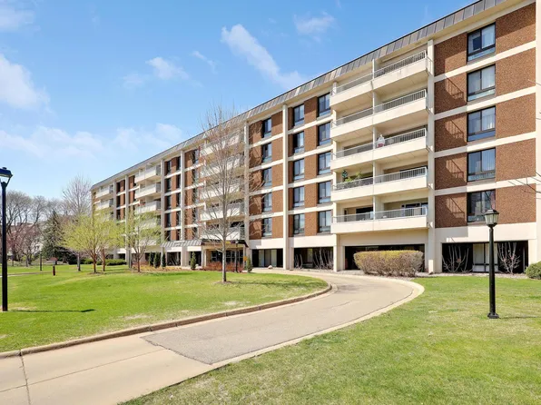 6400 York Ave S APT 417, Edina, MN 55435