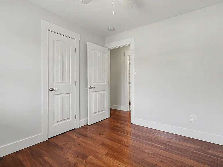 727 S State St — Photo 11