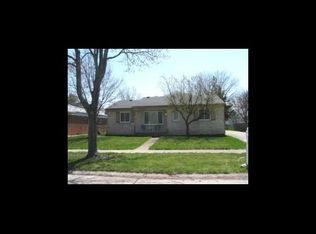 2680 Rainbow Dr, Troy, MI 48083