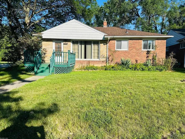 19420 Woodmont St, Harper Woods, MI 48225