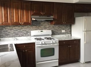 3639 Salem Walk APT B1, Northbrook, IL 60062