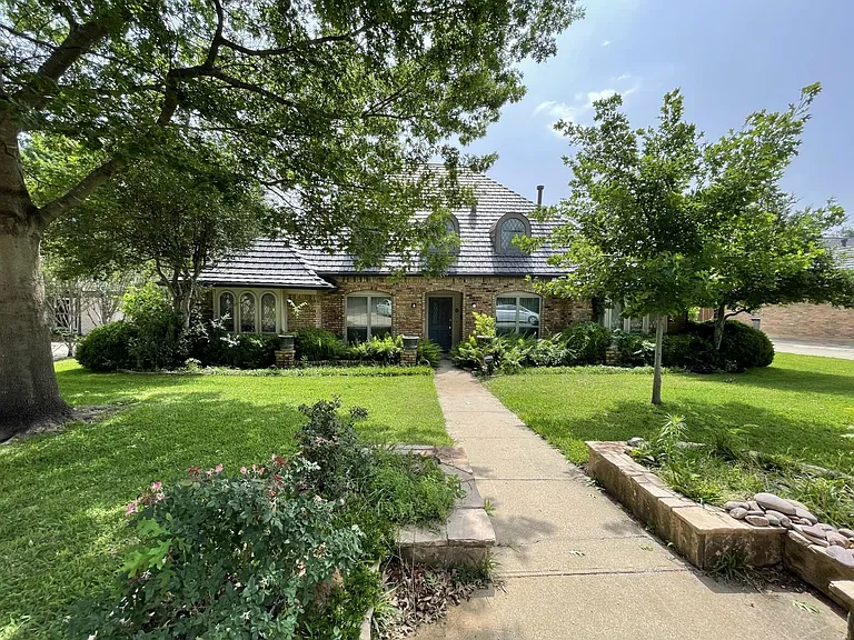 3209 Bridlegate Dr — Photo 1