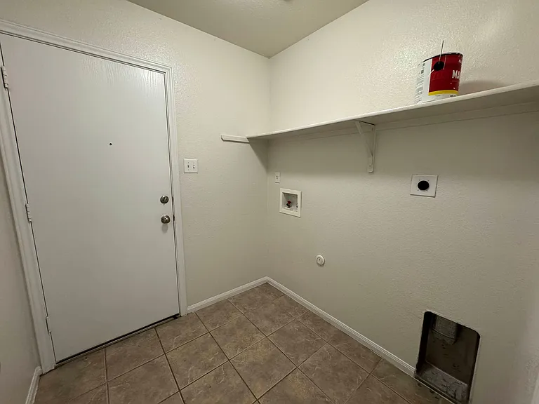 6600 Taree Loop — Photo 28