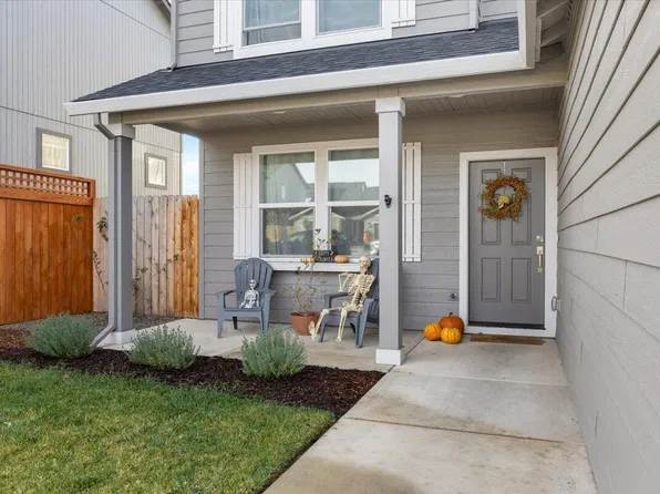 3656 Ford Dr, Medford, OR 97504