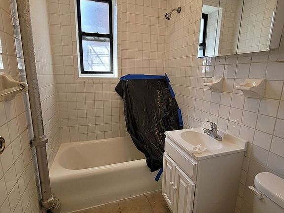 3rd image of 436 New York Ave APT A5