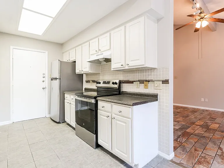 4015 Adonis Dr — Photo 8