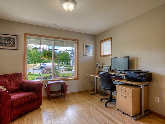 3rd image of 33804 SE Odell St