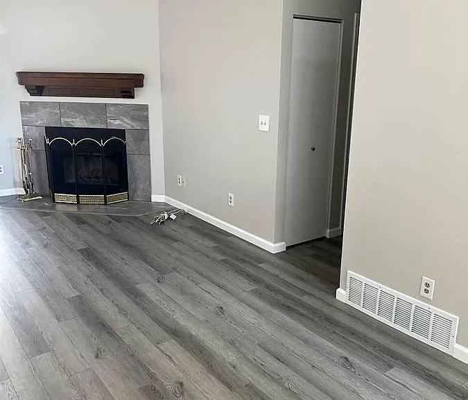 1928 Copper Creek Dr — Photo 2