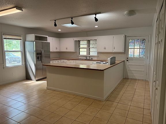 4th image of 5560 Spotswood Cir