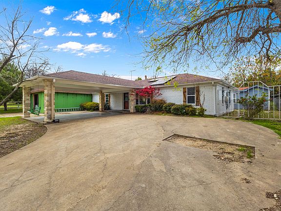 3rd image of 145 Lawson Rd