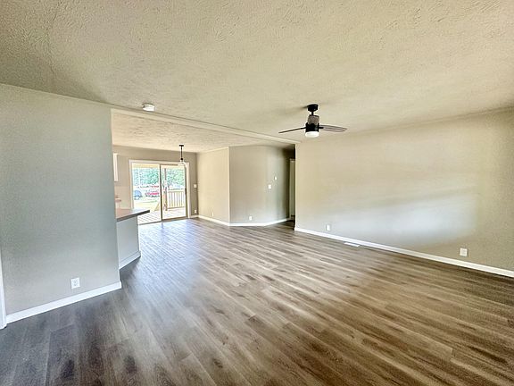 5th image of 325 E Jamestown St