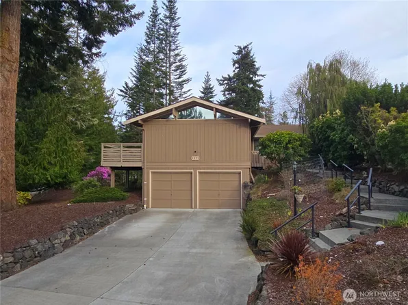 296 Taylor Blvd, Sequim, WA 98382