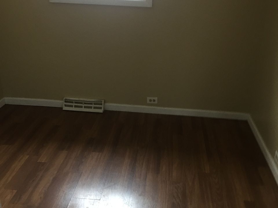 1st image of 897 W North Ave