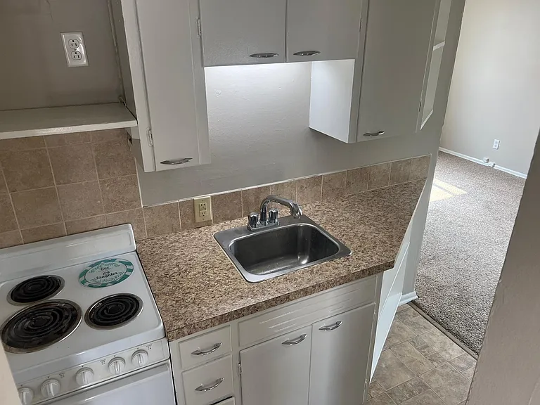 1311 N Madison St #4 — Photo 4