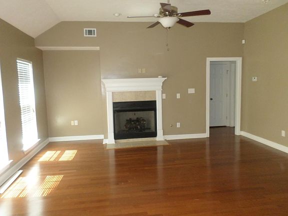 2nd image of 600 Ventana Dr