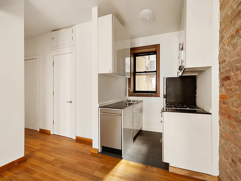72 Thompson St #3E — Photo 3