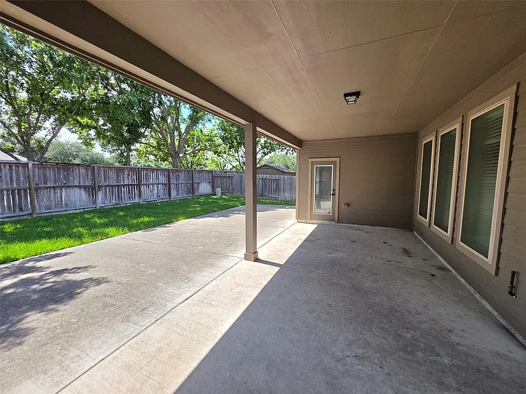 4427 Garden Ridge Ct — Photo 33