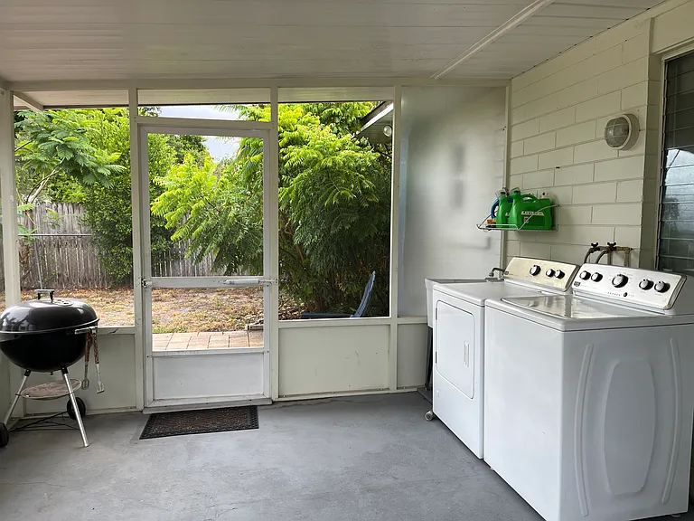 2708 Palmetto Rd — Photo 10