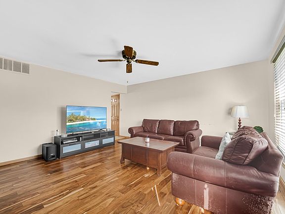3rd image of 2207 Hollandale Dr