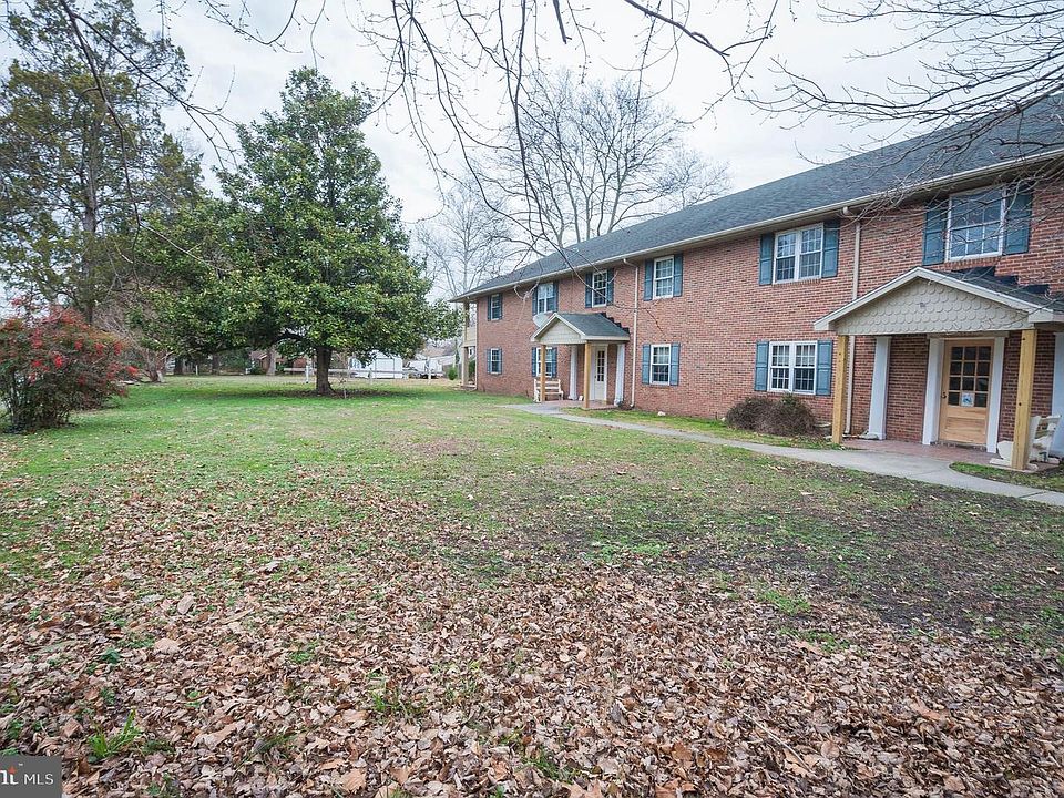 1st image of 113 Garden Ln #3