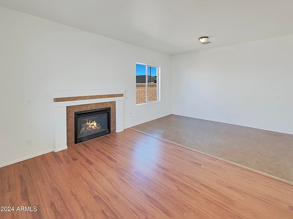 3rd image of 29621 W AMELIA Avenue